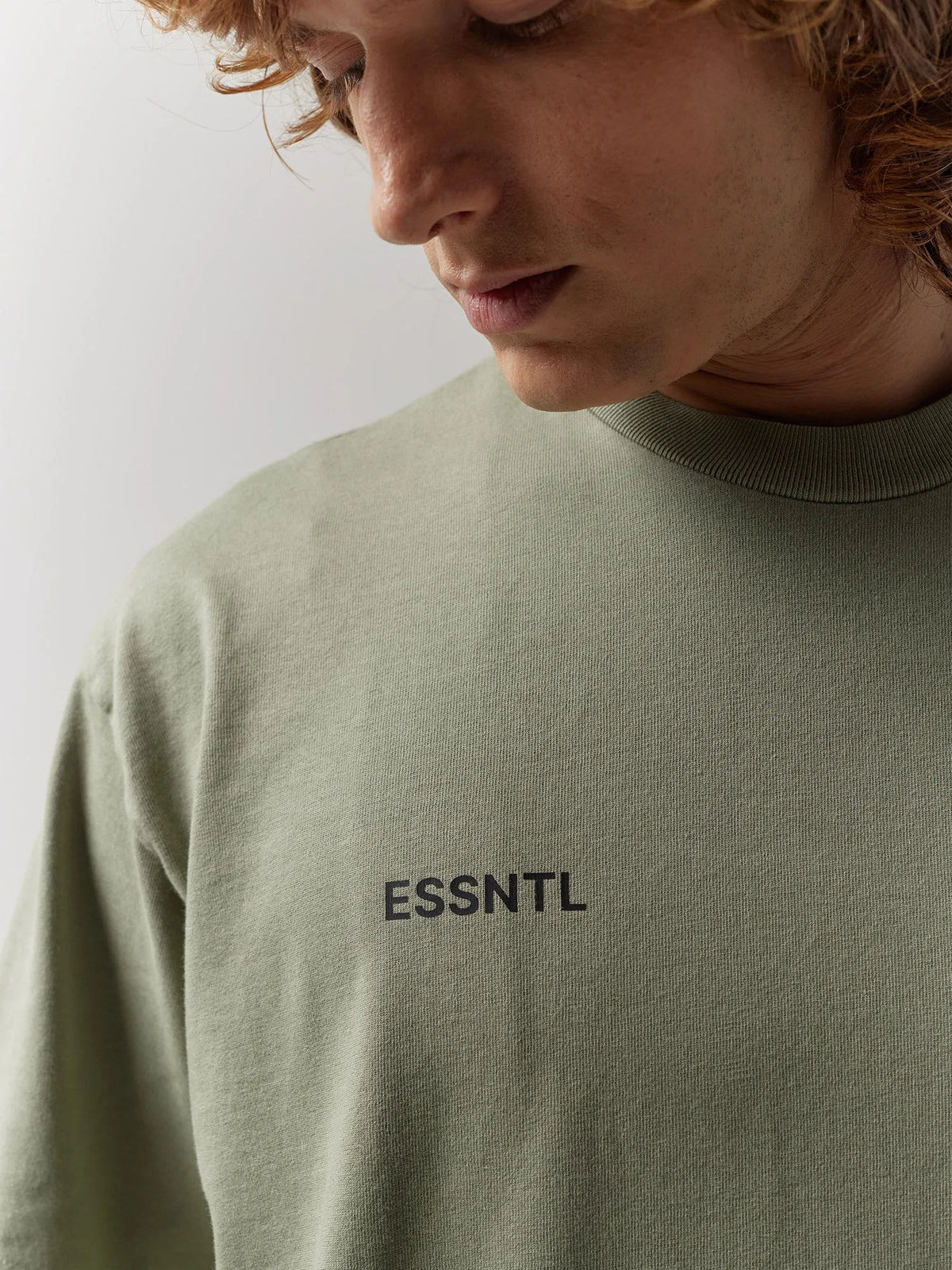 GIVELO ESSNTL オーバーサイズプレミアムコットン Tシャツ パイン色 | 柔らかさと耐久性 | GEARED